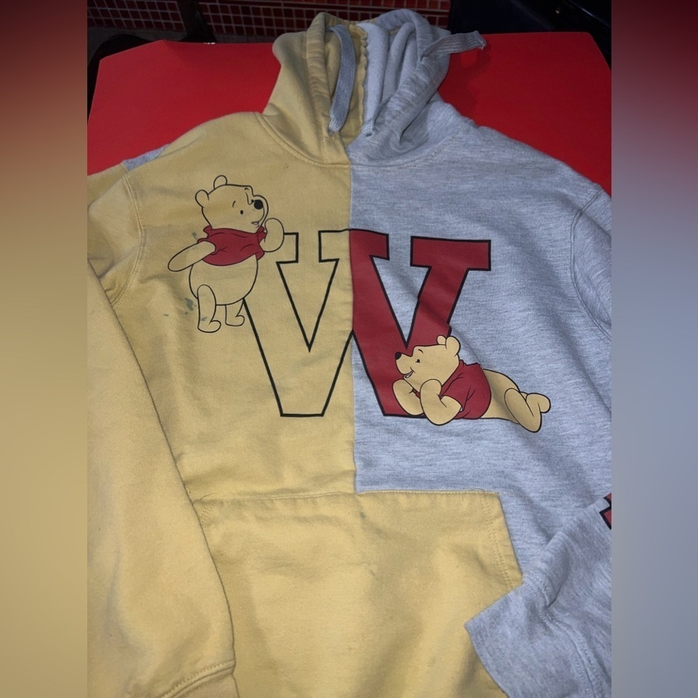 Women’s Sz Small 3-5 Winnie The Pooh Hoodie Sweatshirt Yellow Gray and Red